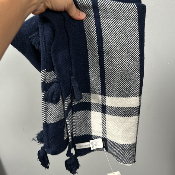 NWT J. Crew Wool Blend Navy White Plaid Large Shawl Scarf - Picture 10 of 10
